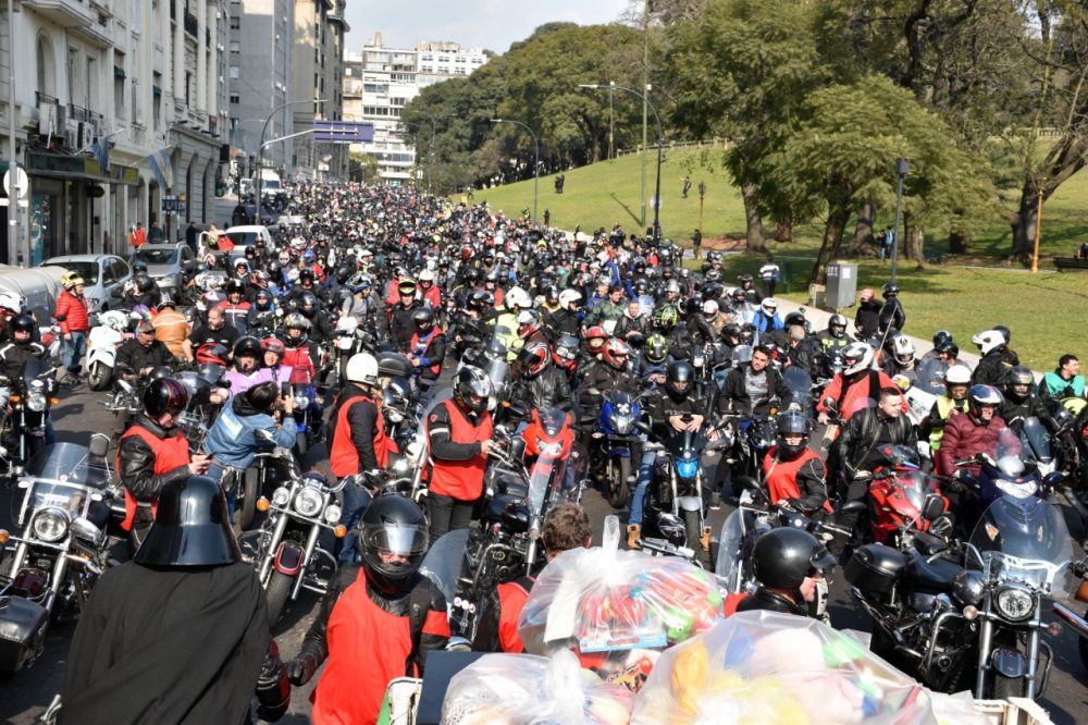 14 Caravana Solidaria del KawaClub al Garrahan por el d a del Ni o